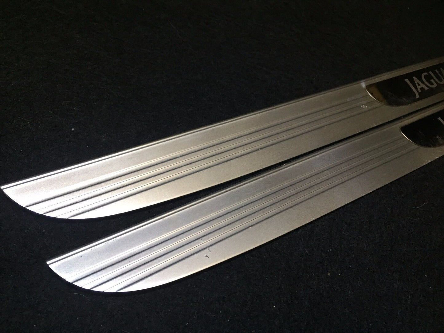 02-08 Jaguar X-type Front Door Step Sill Chrome Panel Molding 2pcs OEM