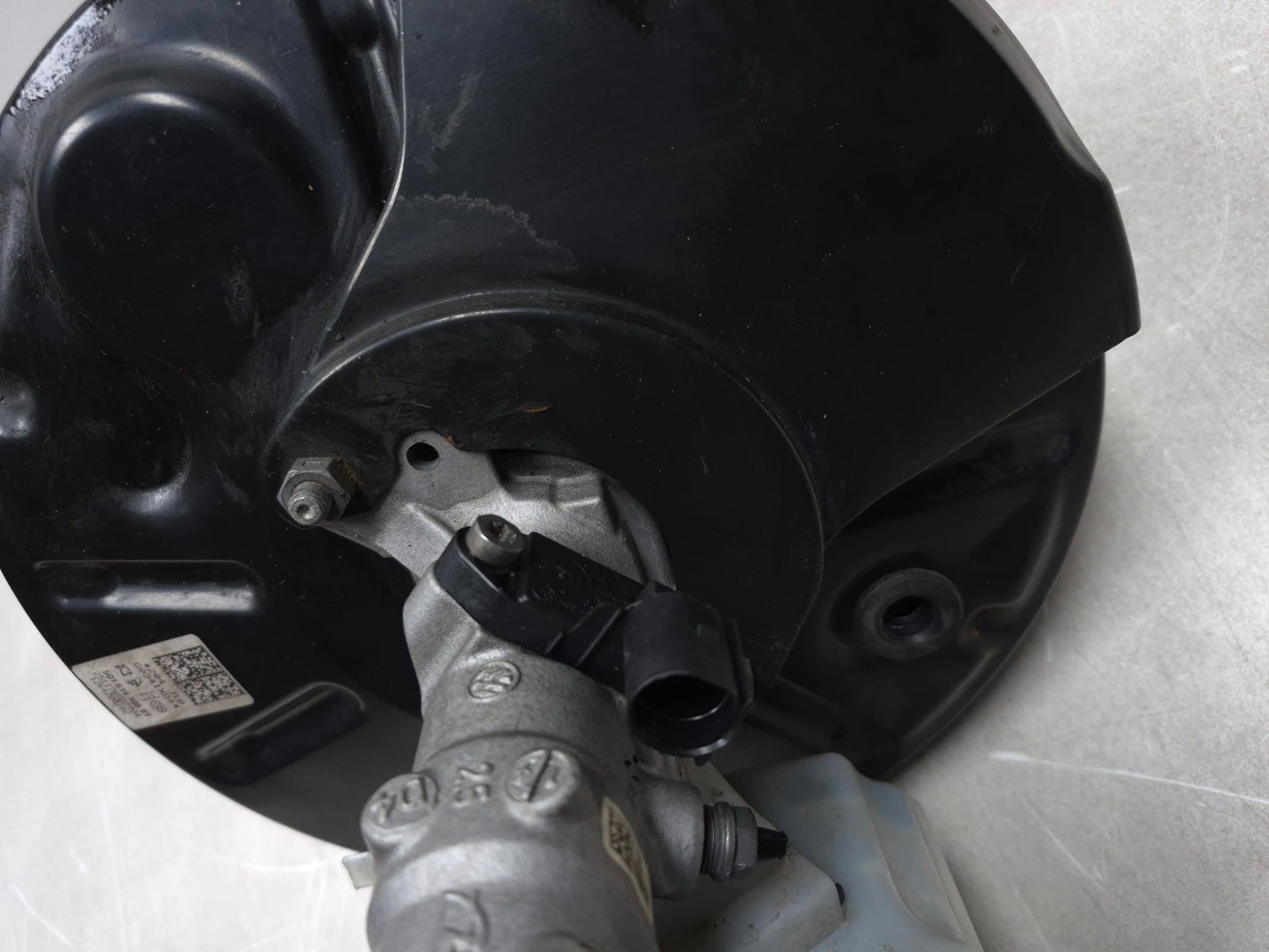 2015 Volkswagen Golf Power Brake Booster & Mater Cylinder OEM