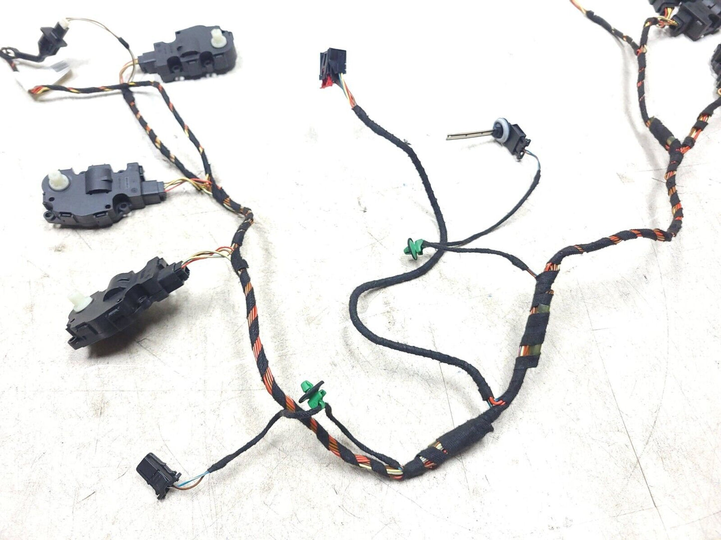 2009 - 2012 Audi A4 Sedan HVAC AC Heater Actuator Flap Motor & Wire Harness OEM