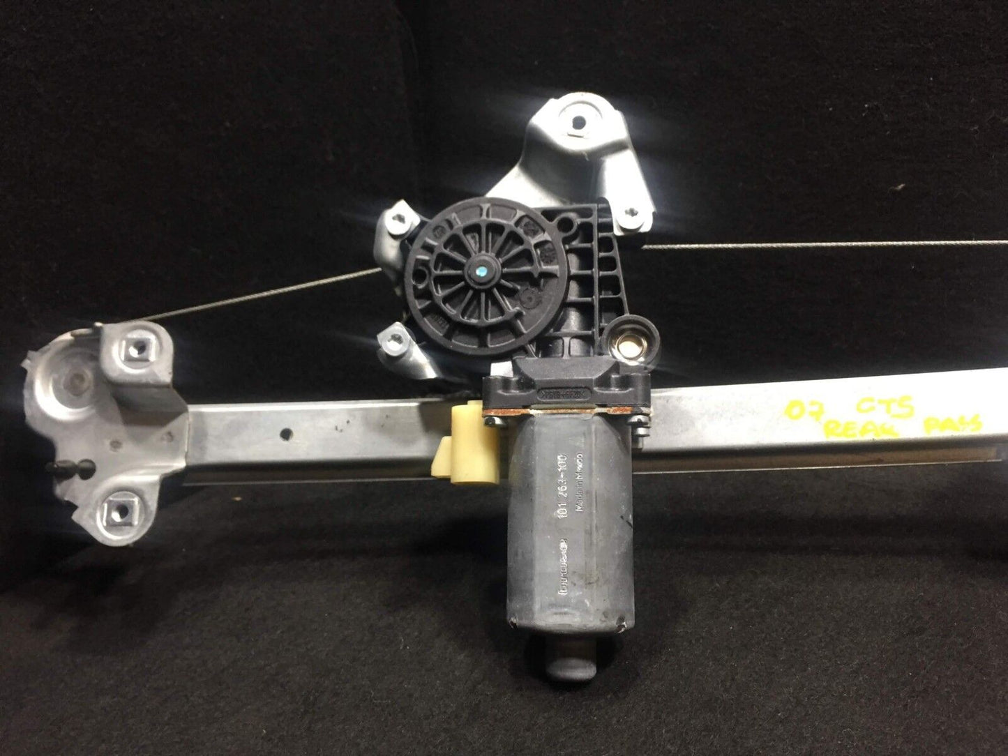 03 04 05 06 07 Cadillac CTS Rear Right Pass Window Regulator W/ Motor OEM