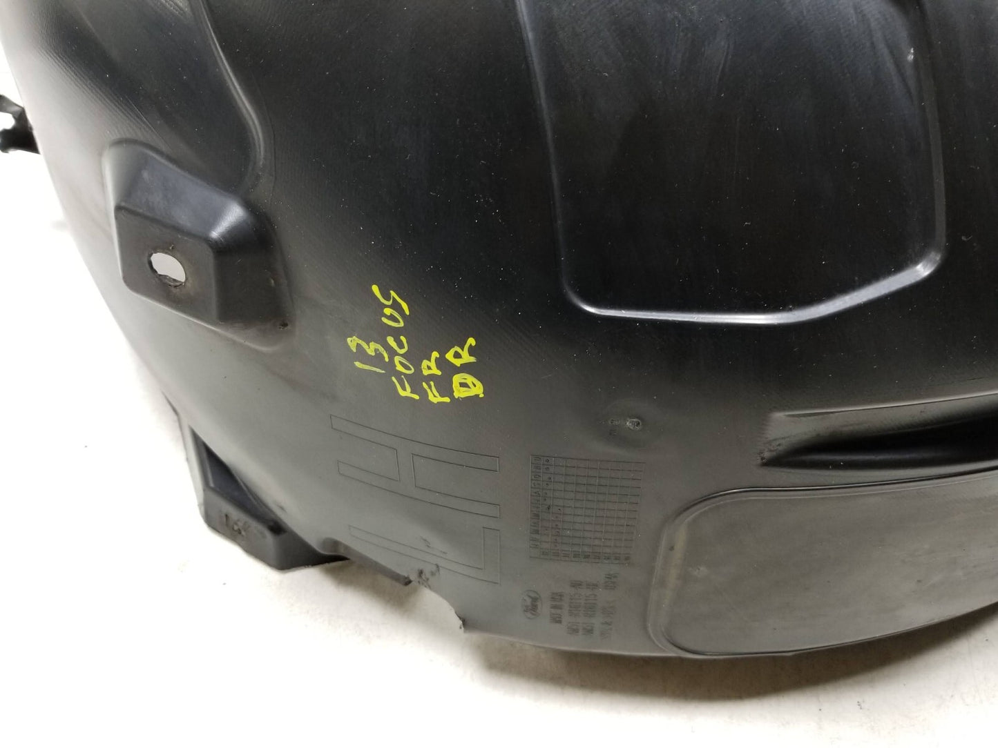 12 - 14 Ford Focus Fender Liner Splash Guard Front Left & Right Pair OEM
