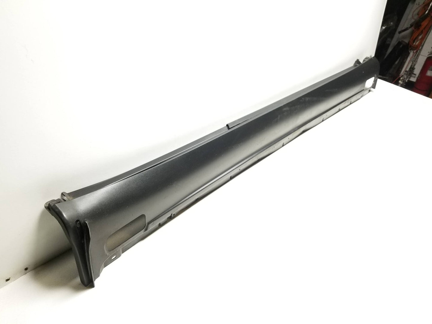 2011 - 2014 Porsche Cayenne Right Passenger Side Rocker Panel Skirt Molding OEM