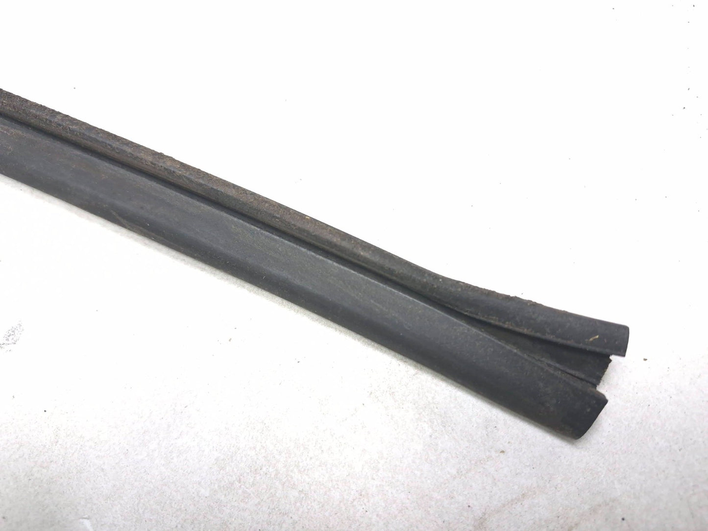 2007 Honda Fit Rear Door Weatherstrip Seal Passenger Side Right 4pcs OEM
