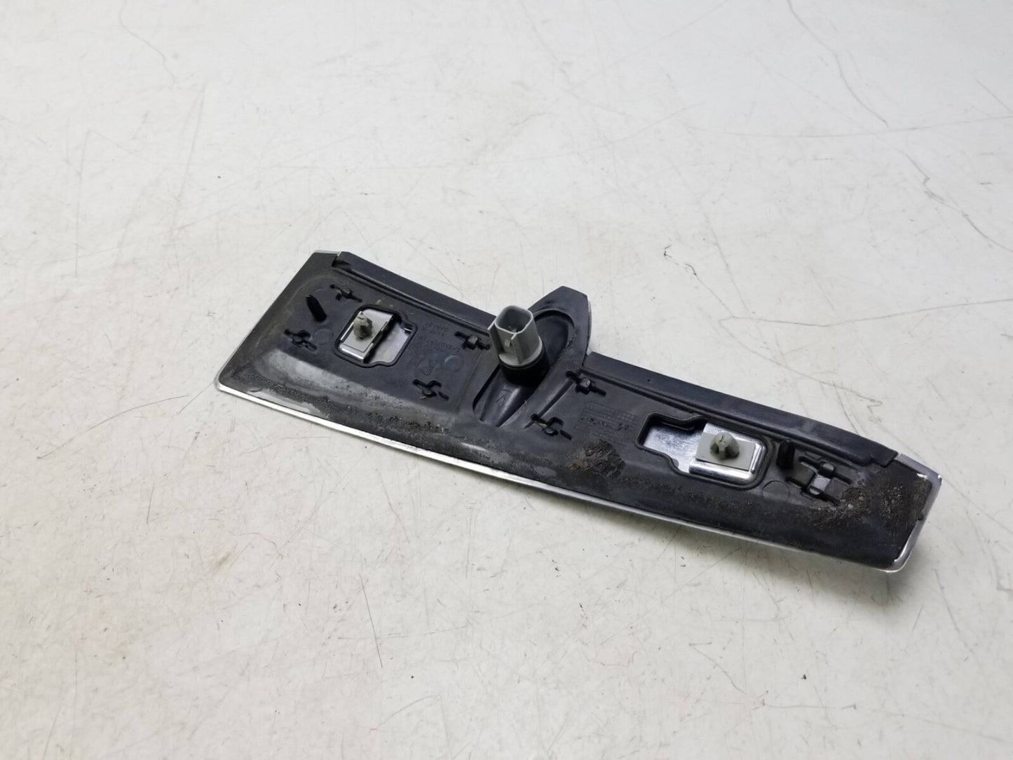 2010- 2012 Cadillac SRX Front Side Fender Marker Light Repeater Panel Right  OEM