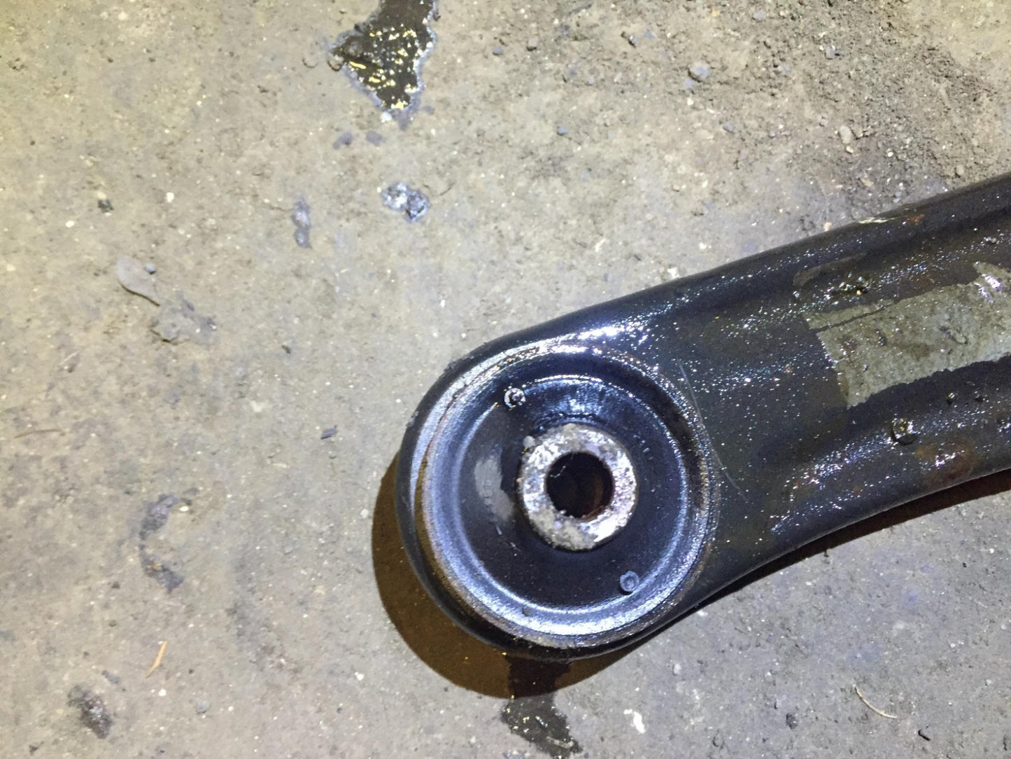 2006 Scion Xa Front Passenger Lower Control Arm OEM