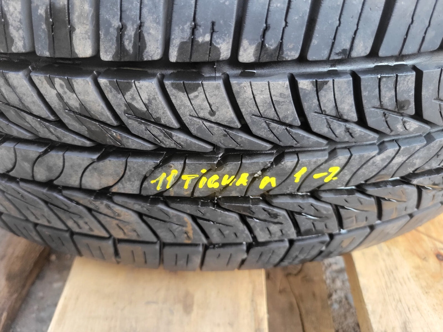 2011 Volkswagen Tiguan Wheel Rim 16x6.5j & Tire General 215/65r16 2pcs OEM