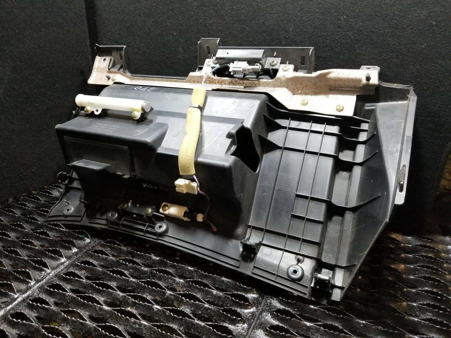 06 07 08 Infiniti Fx35 Glove Box Tray W/o Door Lid OEM
