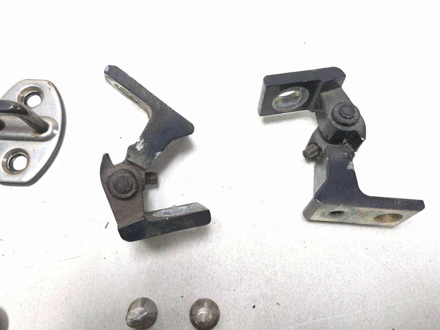 2011 Volkswagen Tiguan Door Hinge Driver Side Left OEM