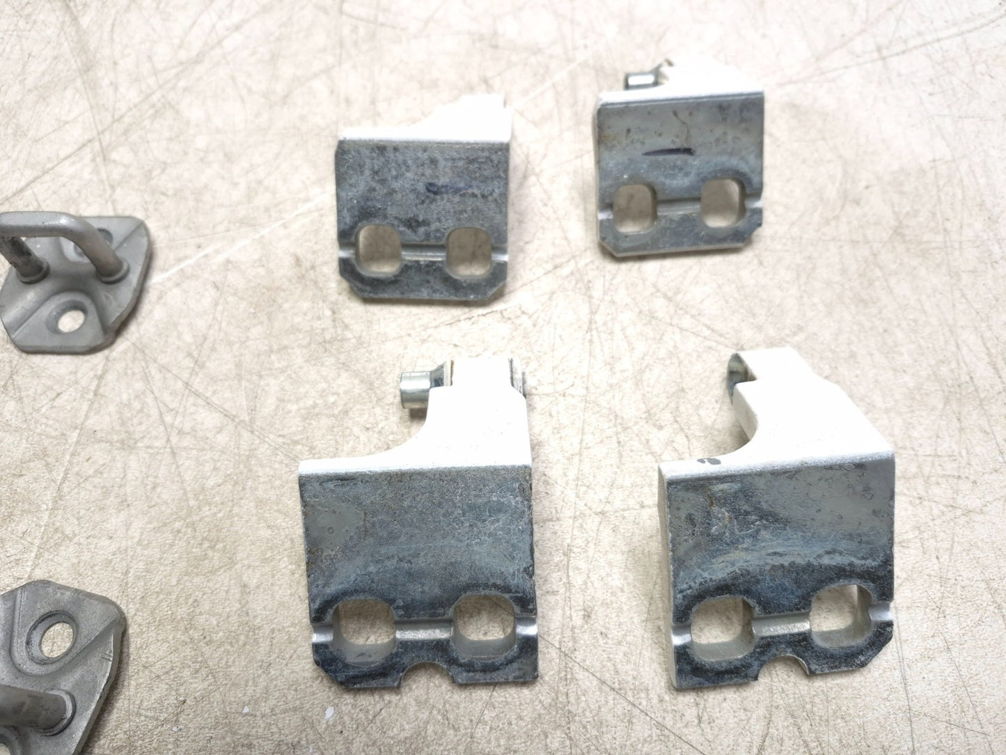 2021 Alfa Romeo Giulia Door Hinge Passenger Side Front & Rear Oem✅