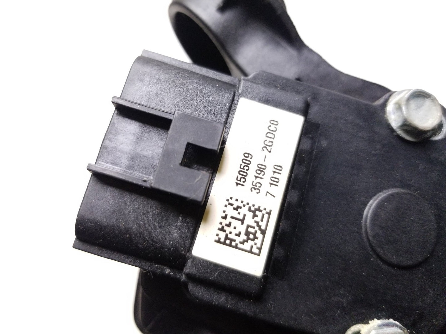 2014 - 2019 Kia Soul Accelerator Pedal Sensor & Brake Pedal Rubber Pad OEM