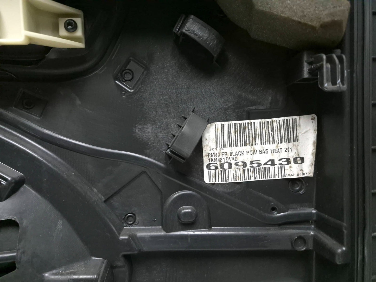 2010 Dodge Caliber Sxt Door Panel Trim Front Right Passenger Side OEM