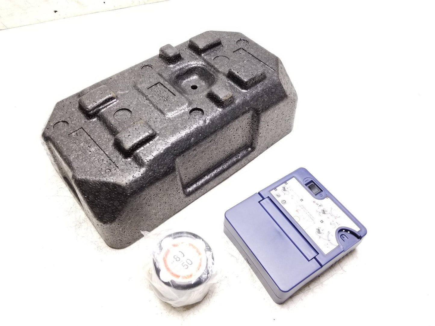 2014 - 2019 Kia Soul Tire Inflator W/ Tire Sealant Sealer OEM