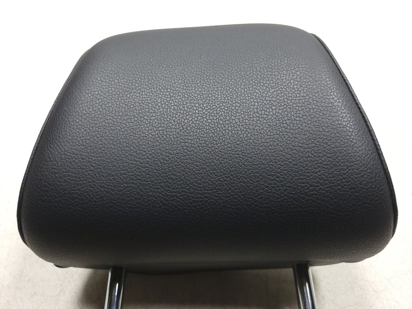 2015 - 2018 Volkswagen Jetta Front Seat Headrest Passenger Right OEM