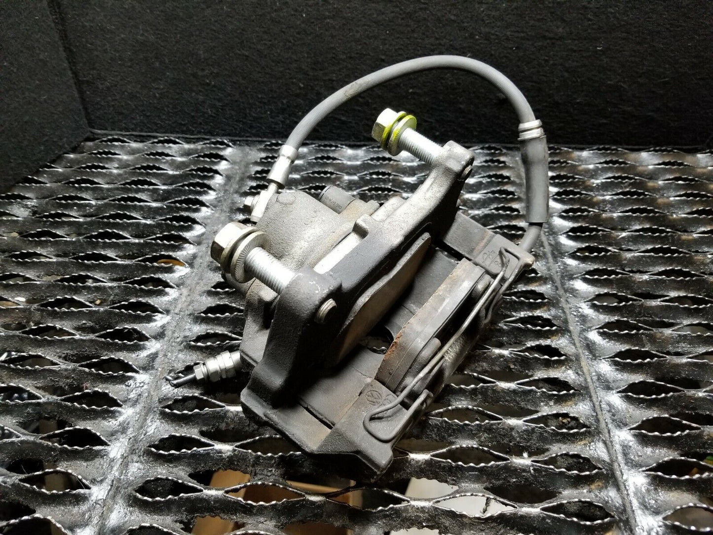 2013-2017 Volkswagen Cc Brake Caliper Front Passenger Side Right  OEM