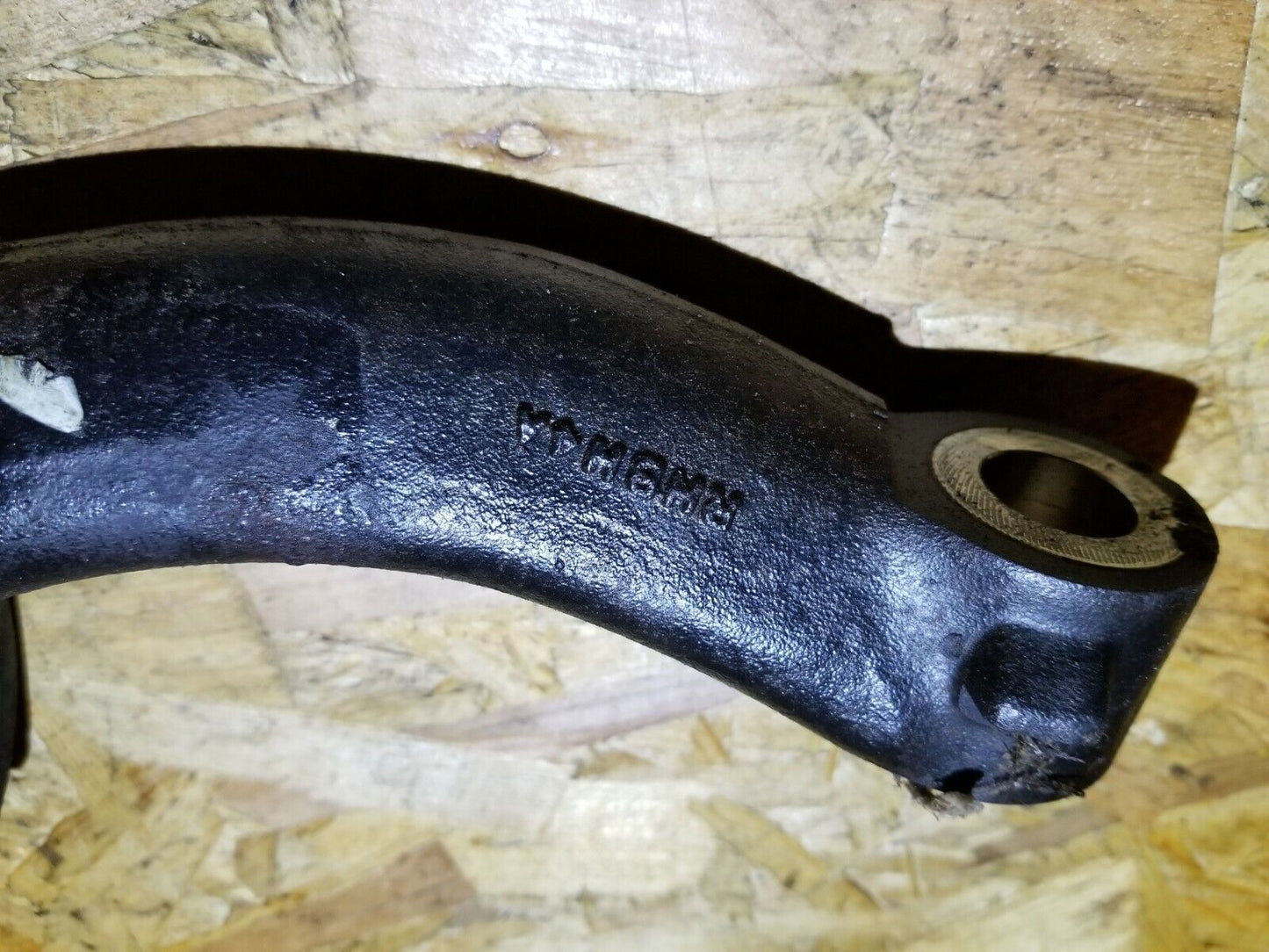 2004 - 2009 Cadillac SRX Front Lower Control Arm Link Bracket Passenger Side OEM