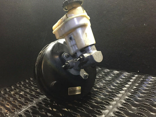 09 10 11 12 Lincoln MKS Power Brake Booster W/ Master Cylinder OEM D40