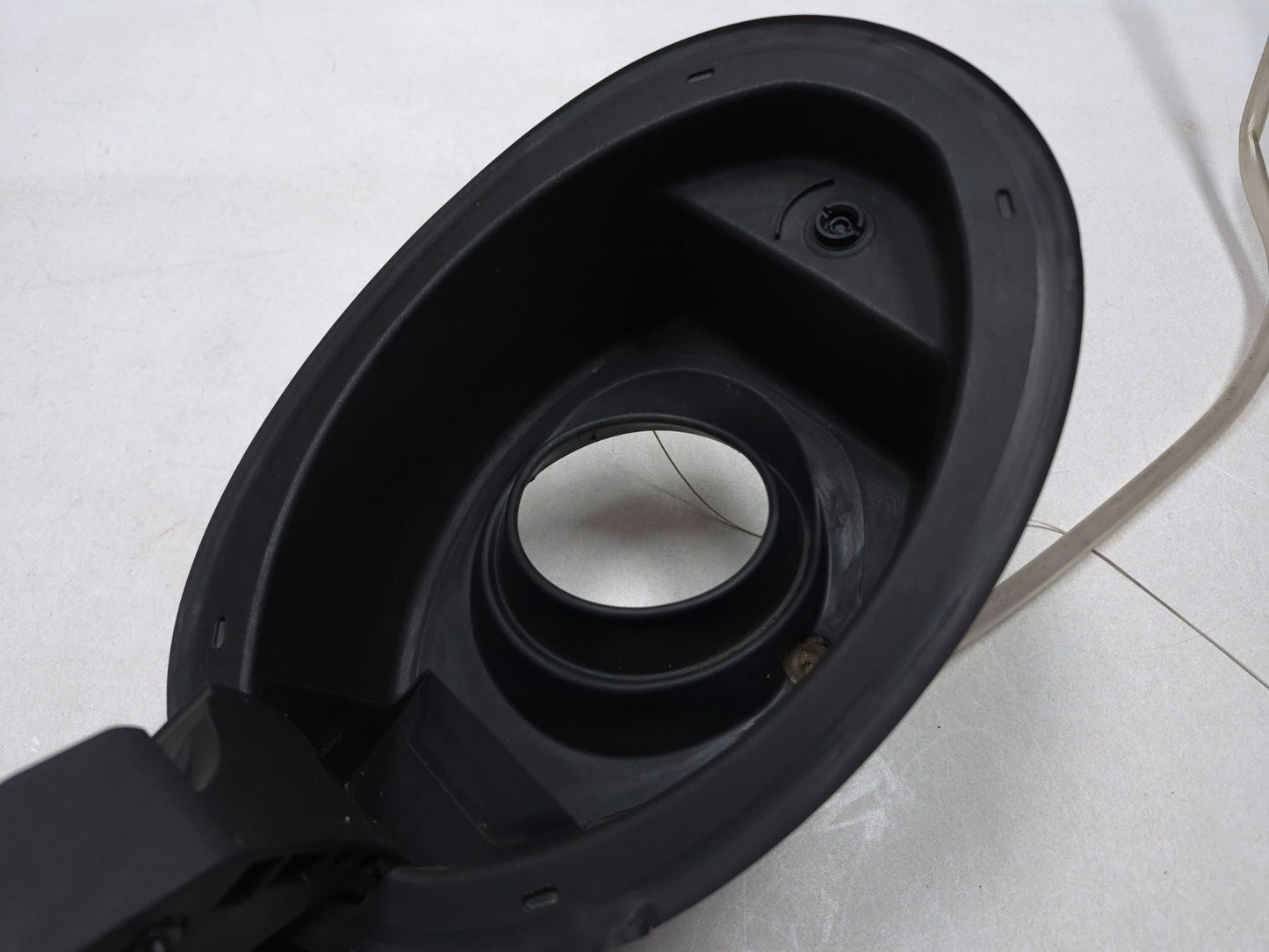 2021 Alfa Romeo Giulia Fuel Tank Door Lid W/ Gas Cap & Housing Assy Oemâś…