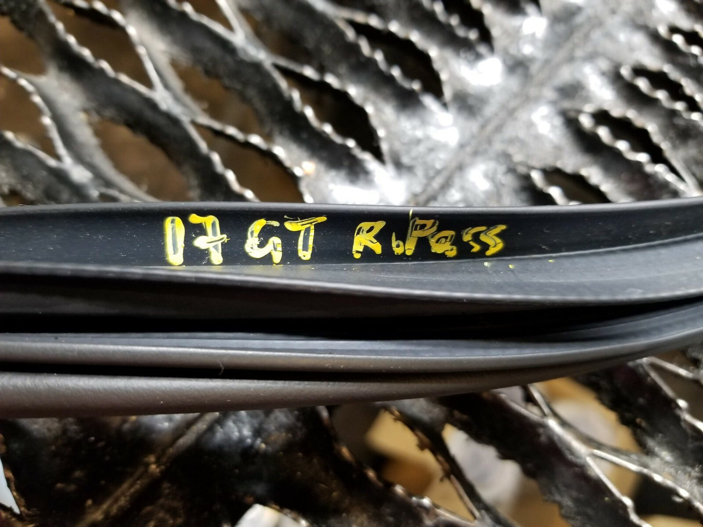 14 15 16 17 Hyundai Elantra Gt Rear Door Weatherstrip Seal Passenger Side Rh OEM