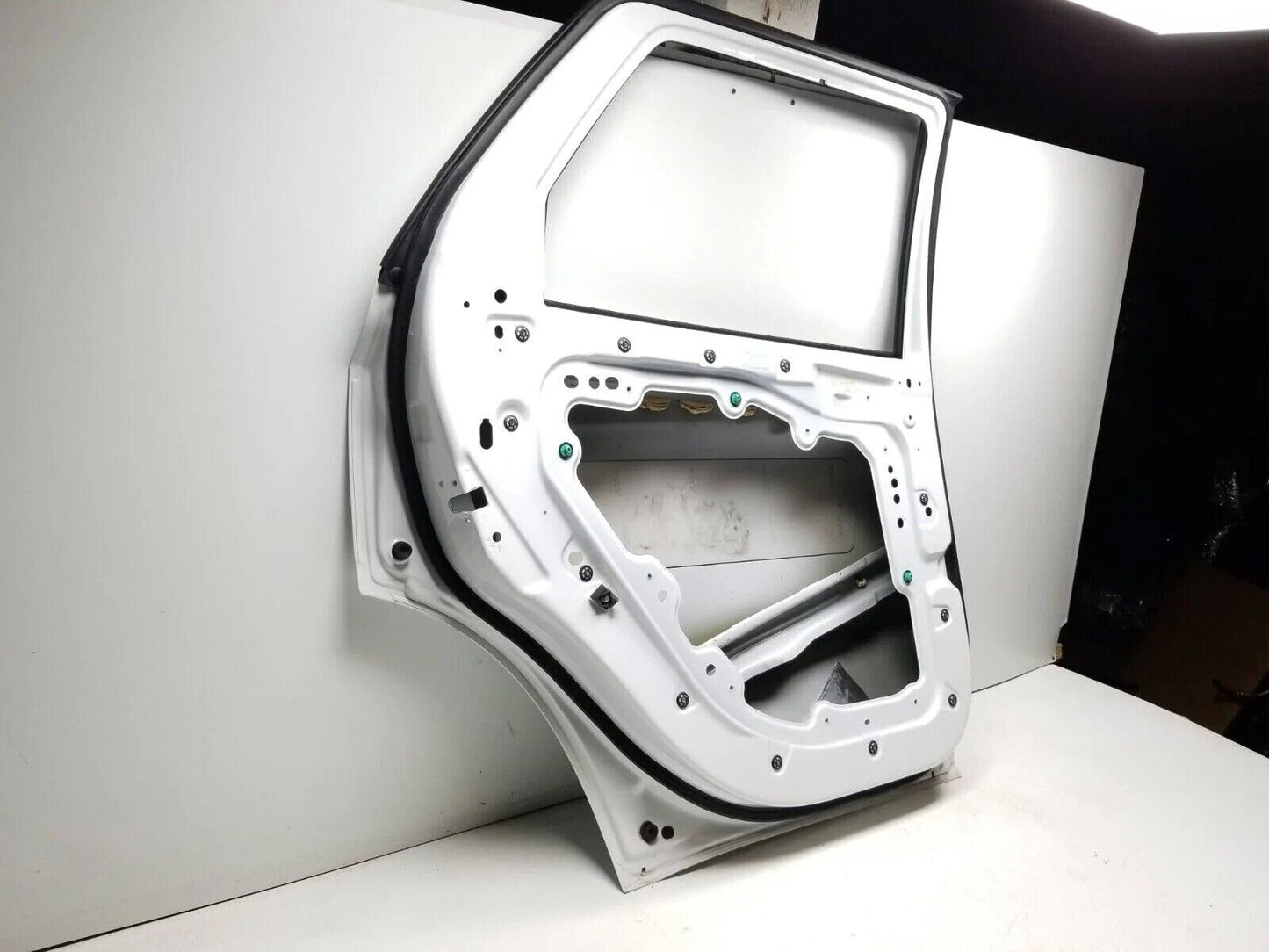 11-20 Dodge Durango Rear Driver Door Shell OEM Paint Code : Pw7 ✅
