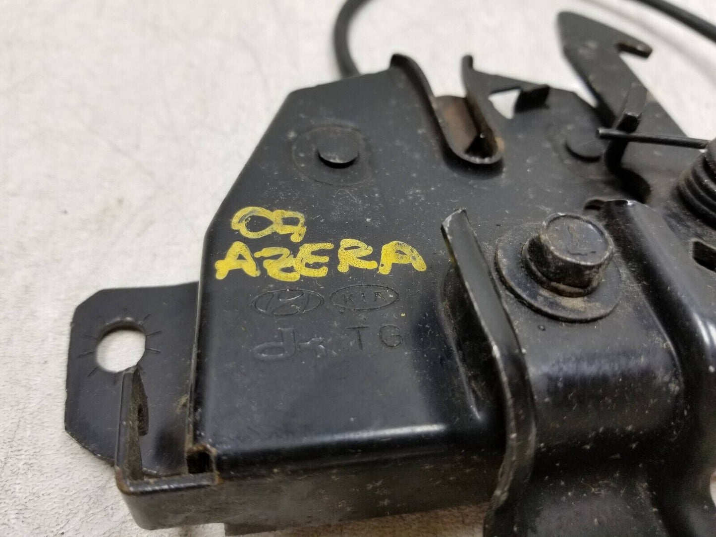 06 - 10 Hyundai Azera Hood Lock Lach Actuator OEM