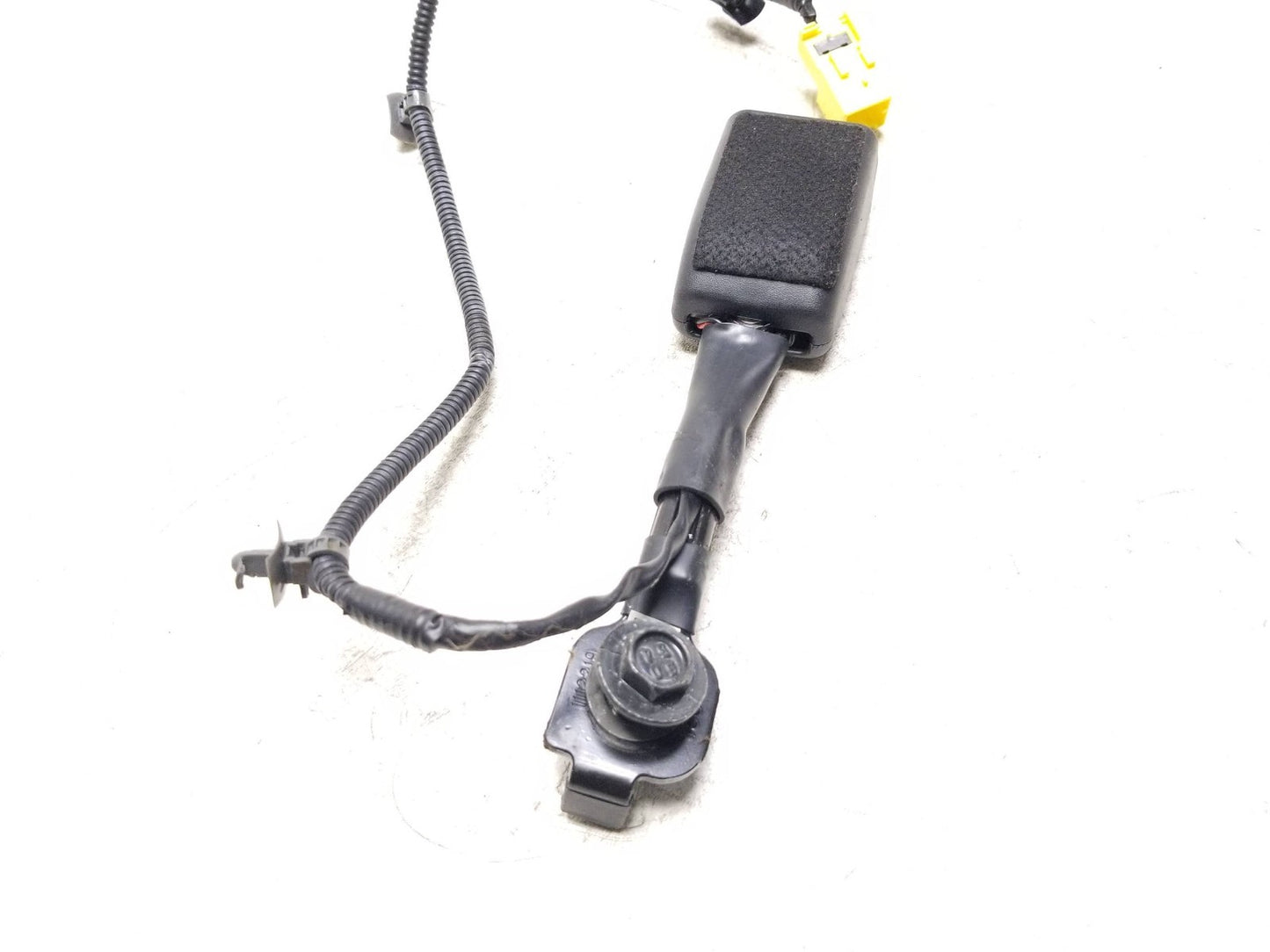 2014 - 2019 Kia Soul Front Seat Belt Buckle Passenger Side Right OEM