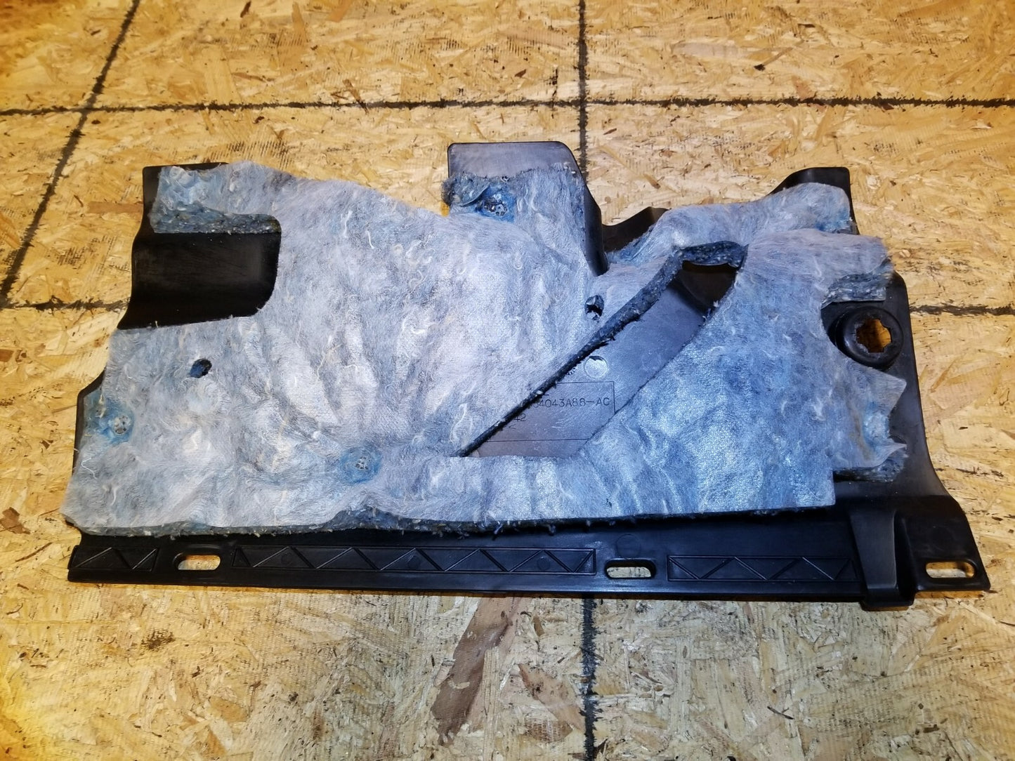 06 07 08 09 10 11 Lincoln Town Car Passenger Side Lower Hush Knee Panel OEM 65k