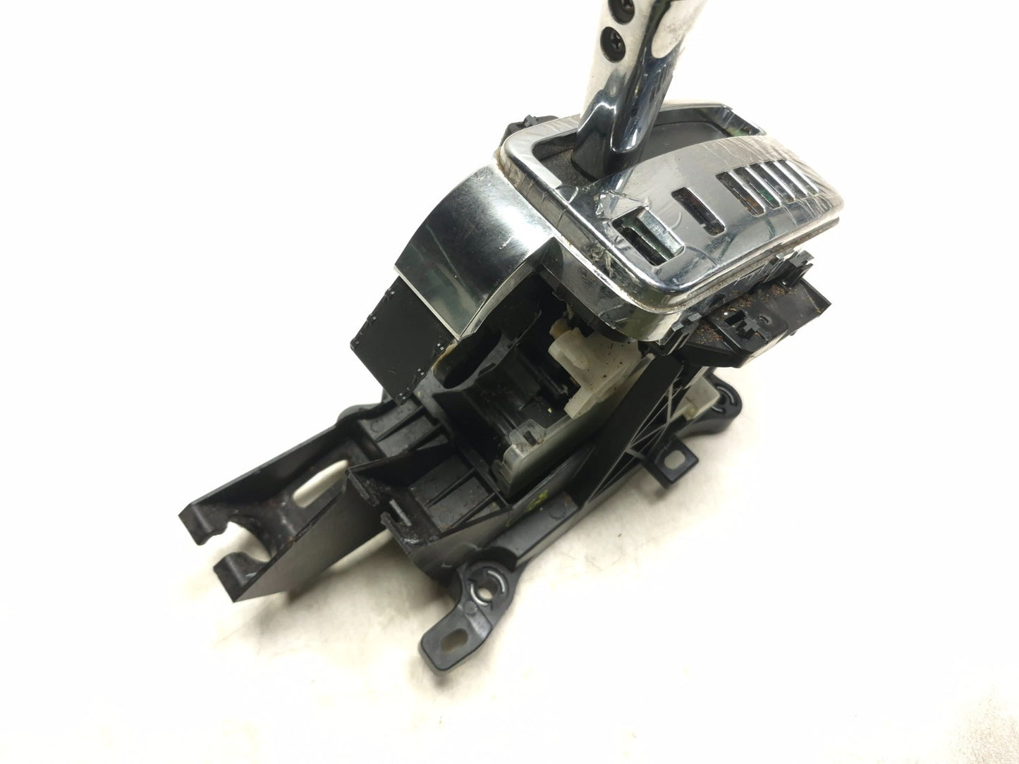 2007 Toyota Corolla Matrix Gear Shifter Lever 33560-02020 OEM