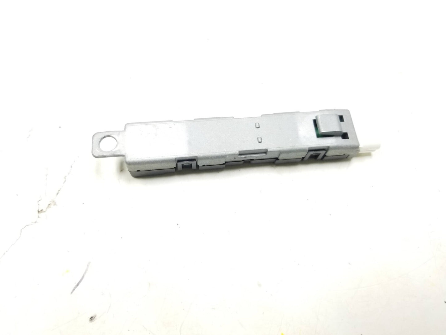 2009 - 2017 Audi Q5 Antenna Booster Pair OEM