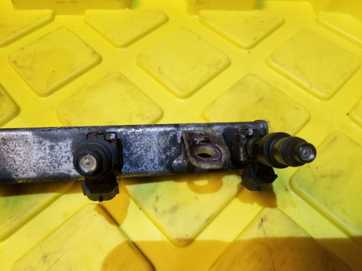 07 - 12 Nissan Sentra Fuel Rail W/ Injectors 2.0l OEM