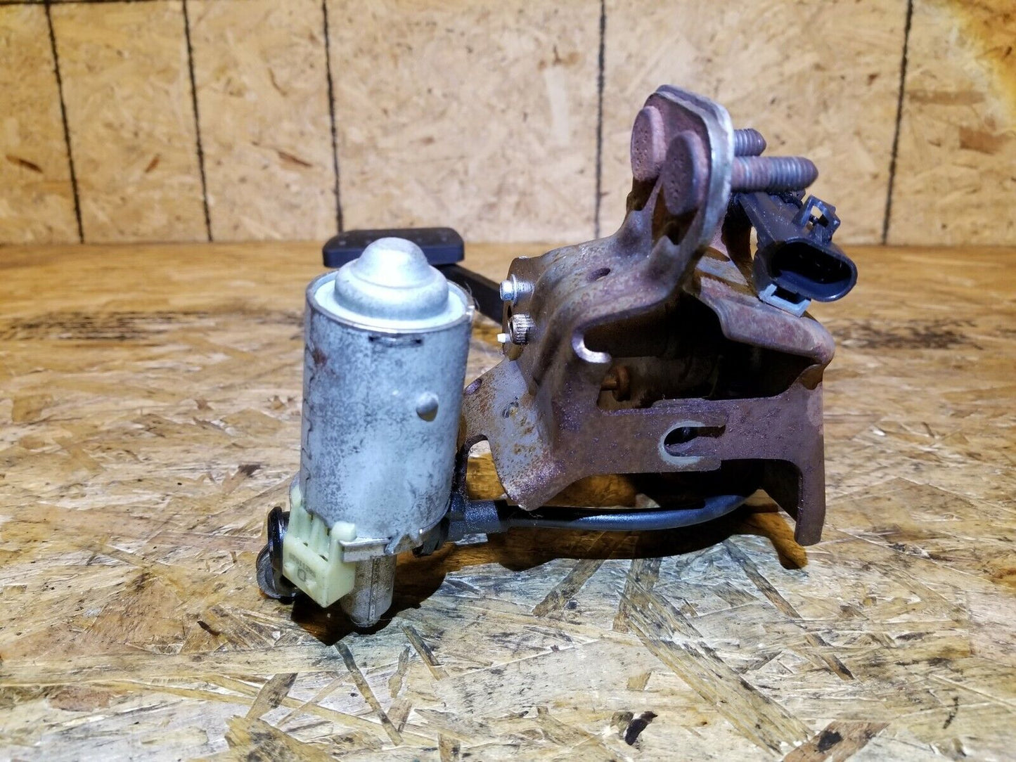 2004 - 2009 Cadillac SRX Brake Pedal OEM