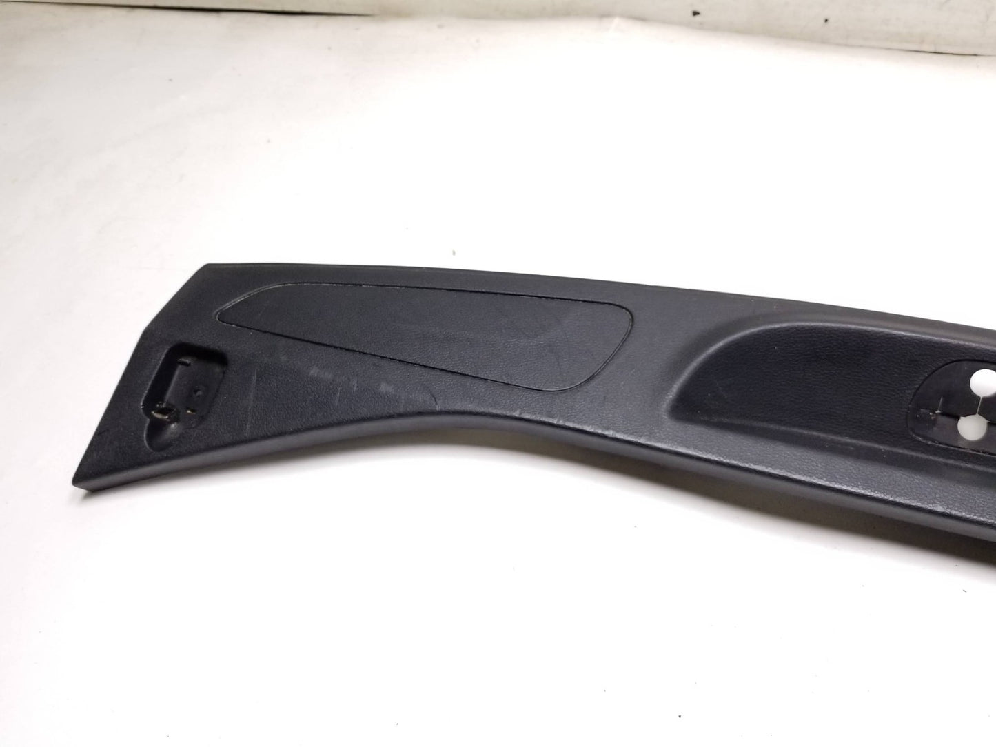 2011 - 2014 Jeep Grand Cherokee Rear Trunk Liftgate Sill Scuff Plate Cover OEM