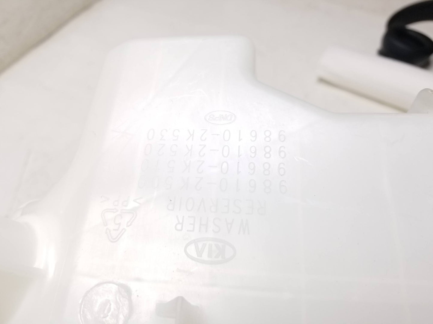 Kia Soul Windshield Washer Fluid Reservoir Tank 98620-2k500 New