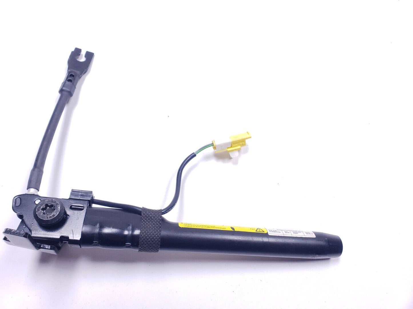 14-17 Fiat 500l Seat Belt Pretensioner Front Passenger Right Side OEM