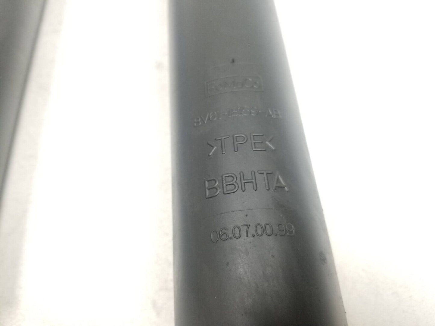12 - 14 Ford Focus Rear Shock Strut Absorber Pair OEM