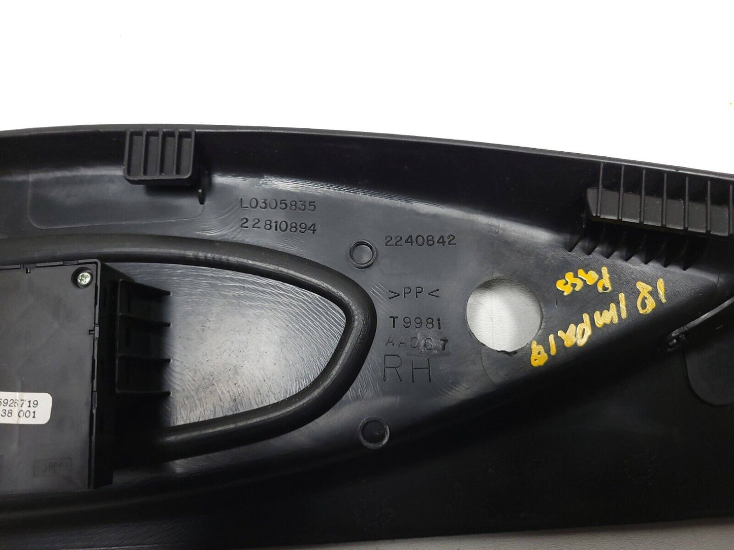 15-18 Chevrolet Impala Front Passenger Seat Side Trim Cover OEM