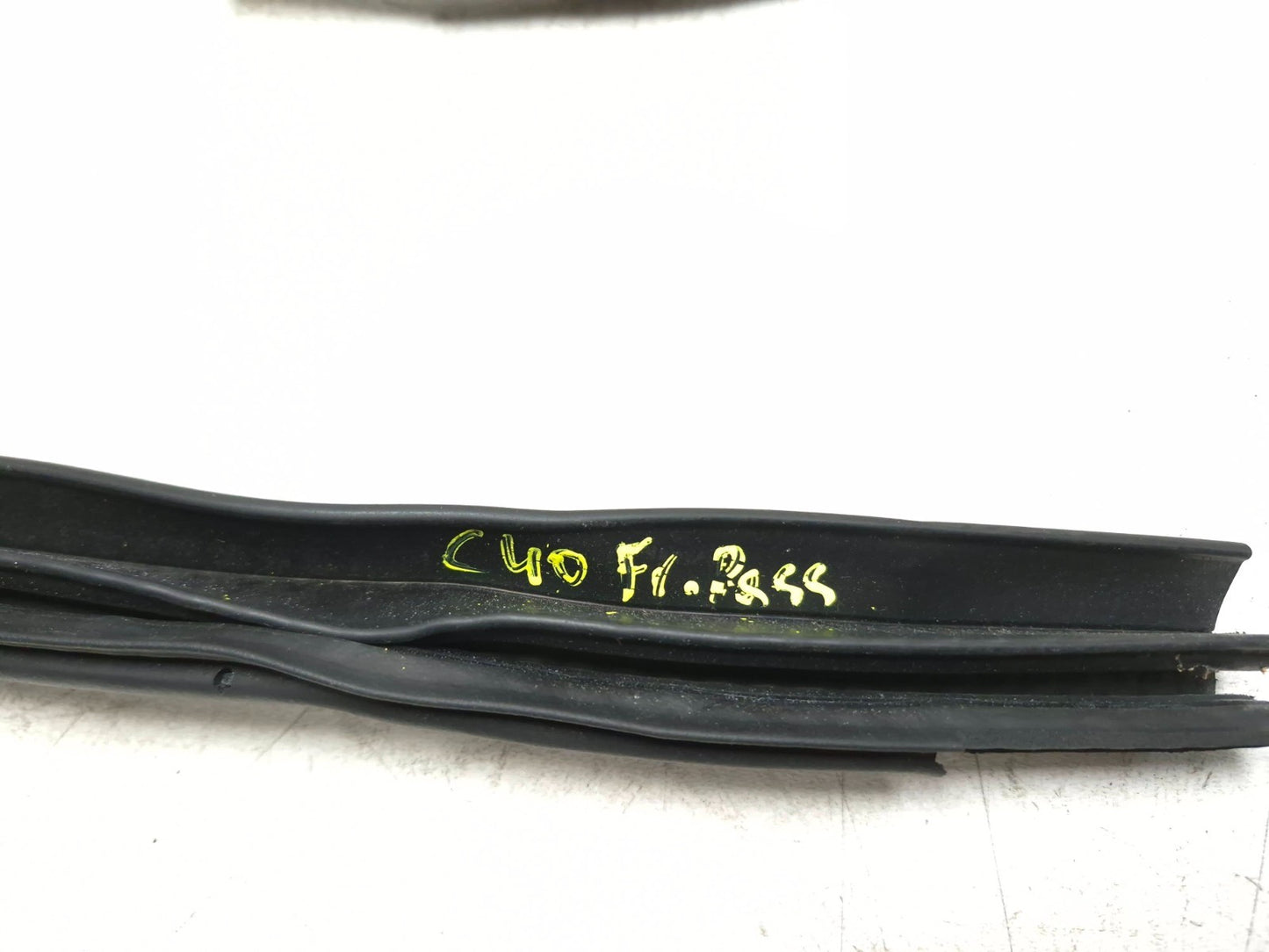 2010 Dodge Caliber Sxt Door Weatherstrip Seal Front Right Passenger Side OEM