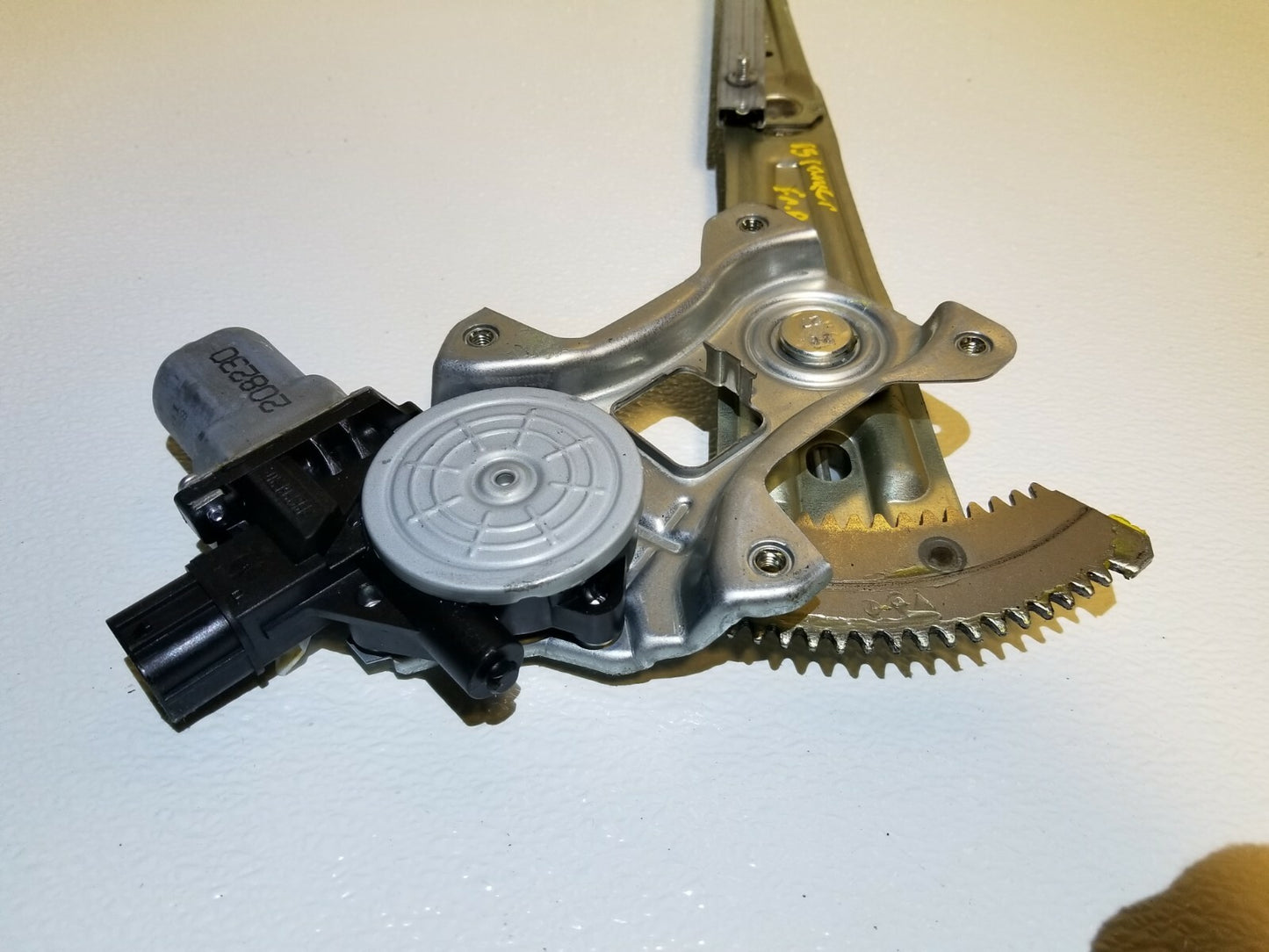 10 11 12 13 14 Mitsubishi Lancer Front Right Pass Window Regulator Motor OEM 56k
