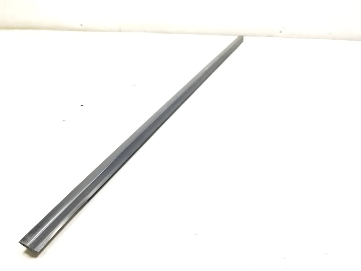 2008 - 2015 Nissan Rogue Front Door Window Belt Seal Driver Side Left 2pcs OEM