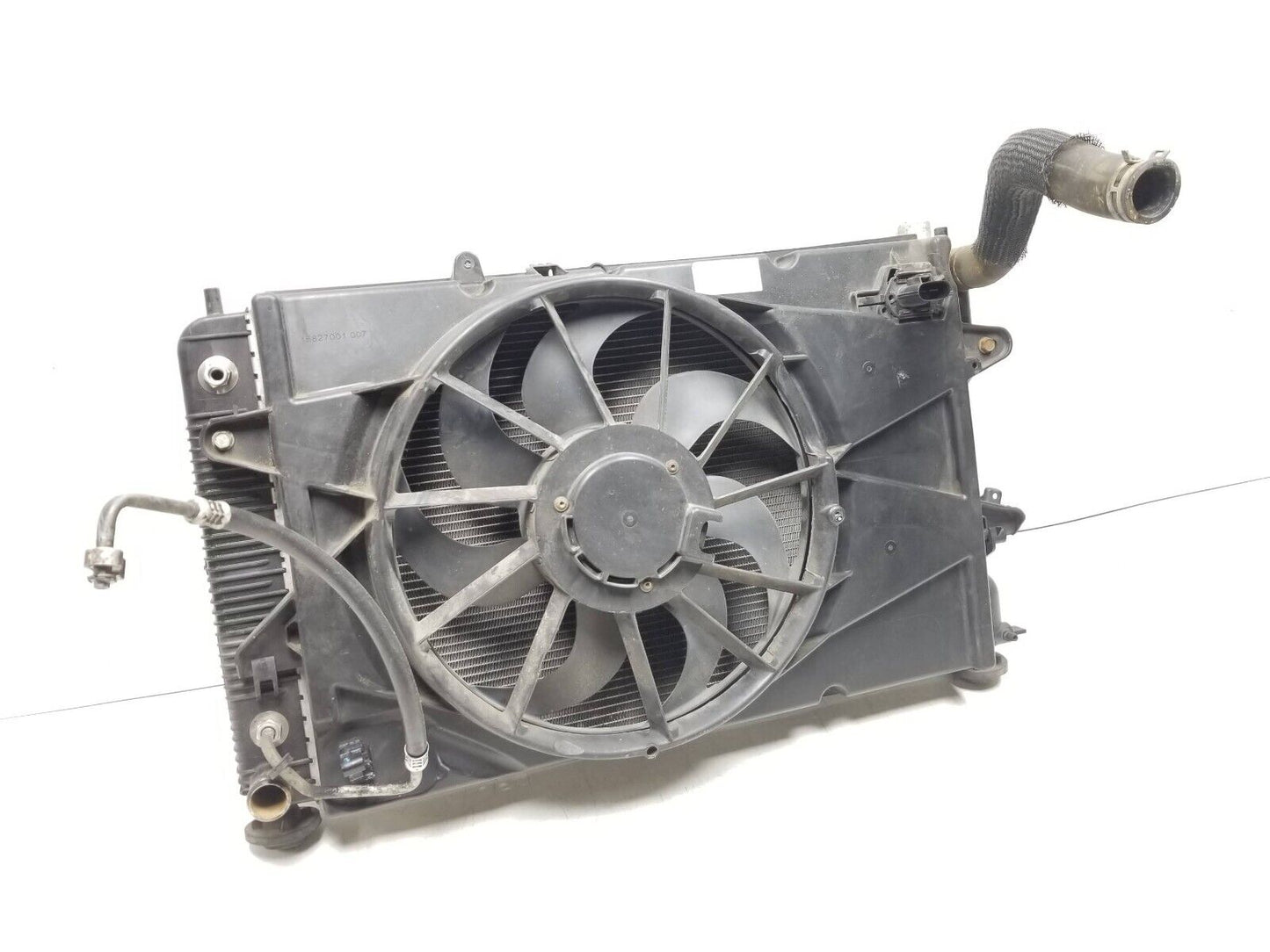 2010 - 2017 Chevrolet Equinox Radiator Condenser & Cooling Fan W/shroud 2.4l OEM