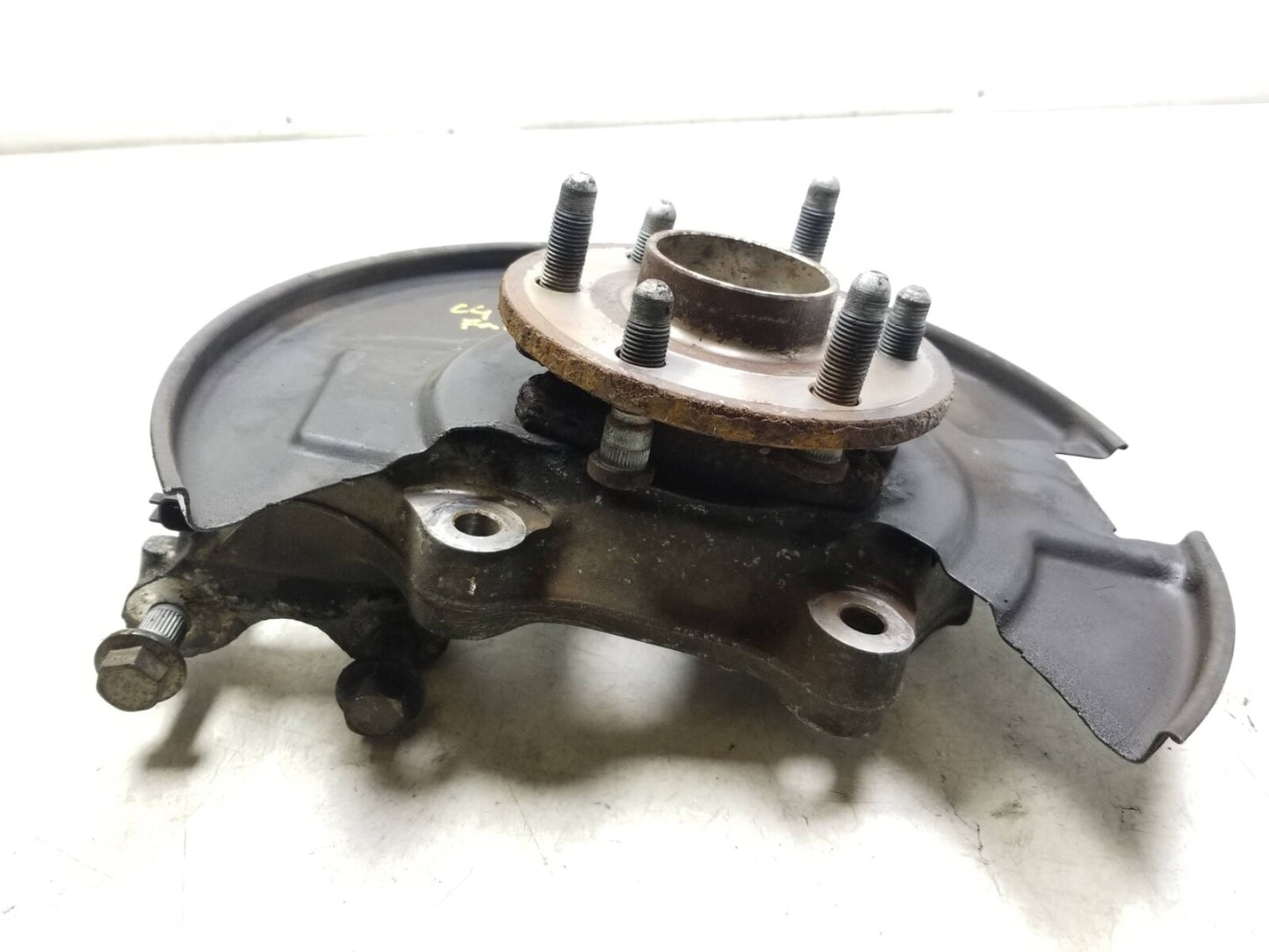 2010 - 2016 Cadillac SRX Wheel Spindle Knuckle Front Driver Side Left OEM