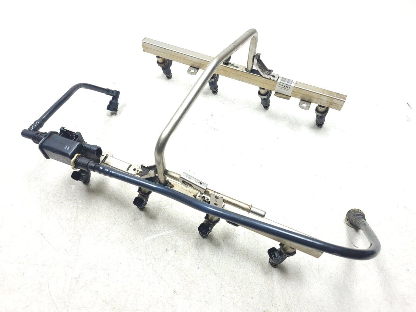 10-14 Chevrolet Suburban Fuel Rail W/ Injectors 5.3l OEM