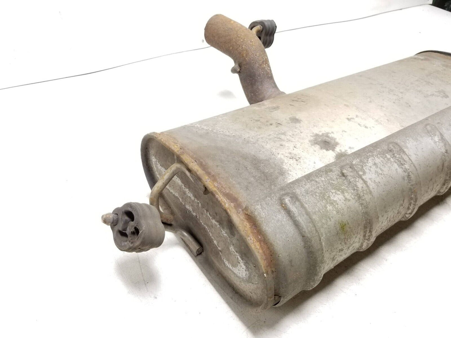 2010 - 2017 Chevrolet Equinox Exhaust Muffler 2.4l OEM