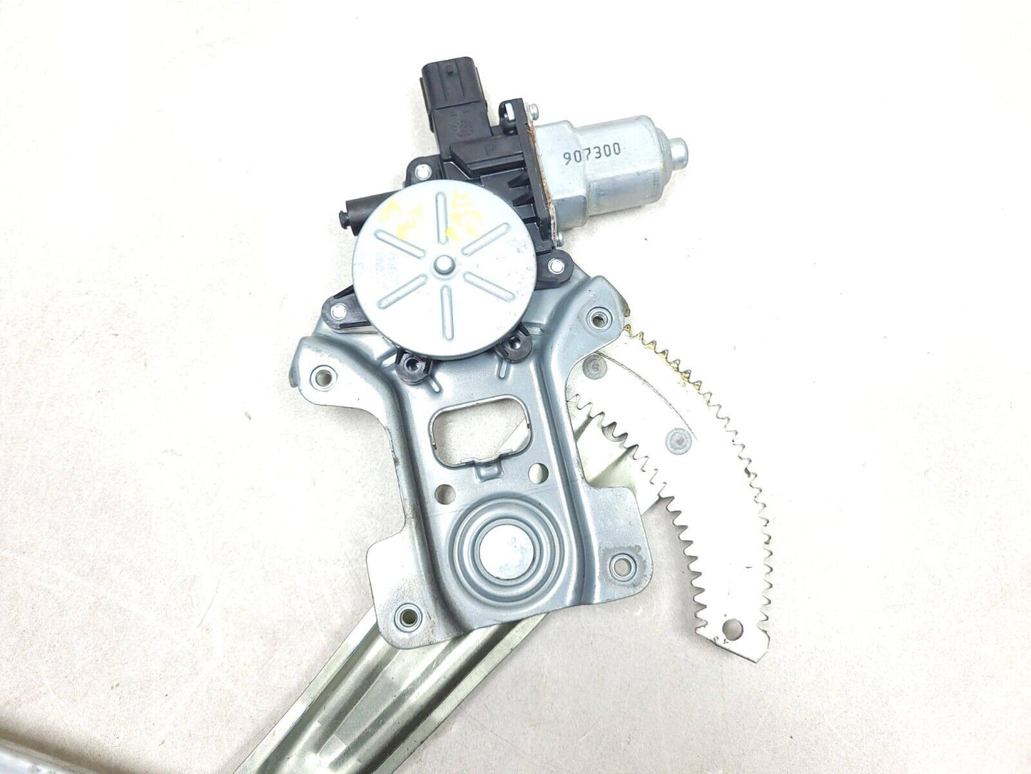 07-13 Mitsubishi Outlander Window Regulator & Motor Front Passenger Side Rh OEM