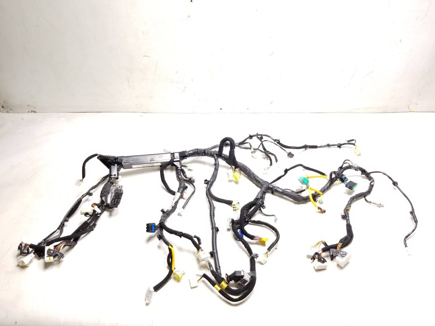 2014 - 2016 Kia Soul Dashboard Instrument Panel Wiring Harness OEM