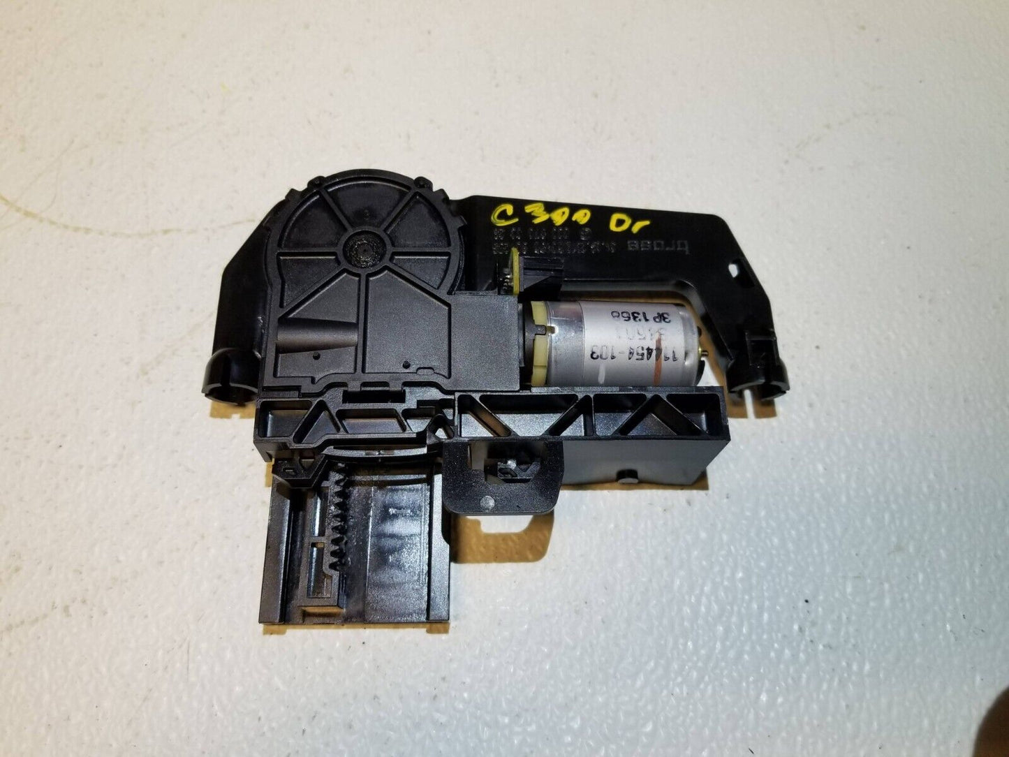 12 13 14 Mercedes-benz C300 Seat Headrest Motor Front Left Driver Side OEM