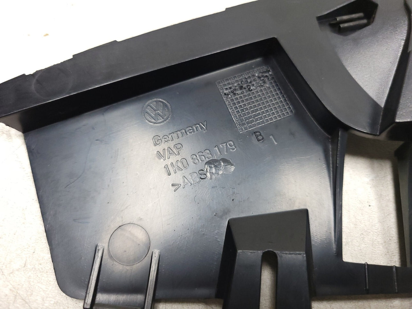2006-2009 Volkswagen Jetta Golf Center Console Bracket Left Driver Side OEM