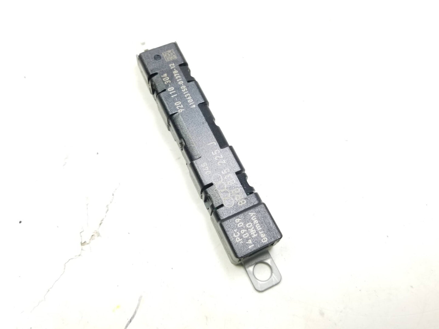 2009 - 2017 Audi Q5 Antenna Booster Pair OEM