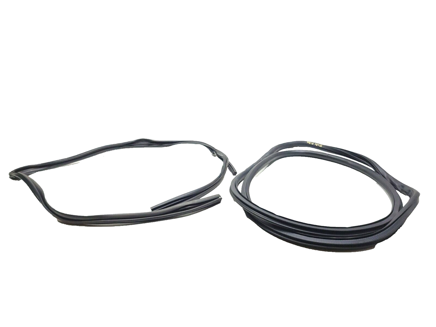 10-15 Chevrolet Equinox Front Door Weatherstrip Seal Passenger Side Right OEM