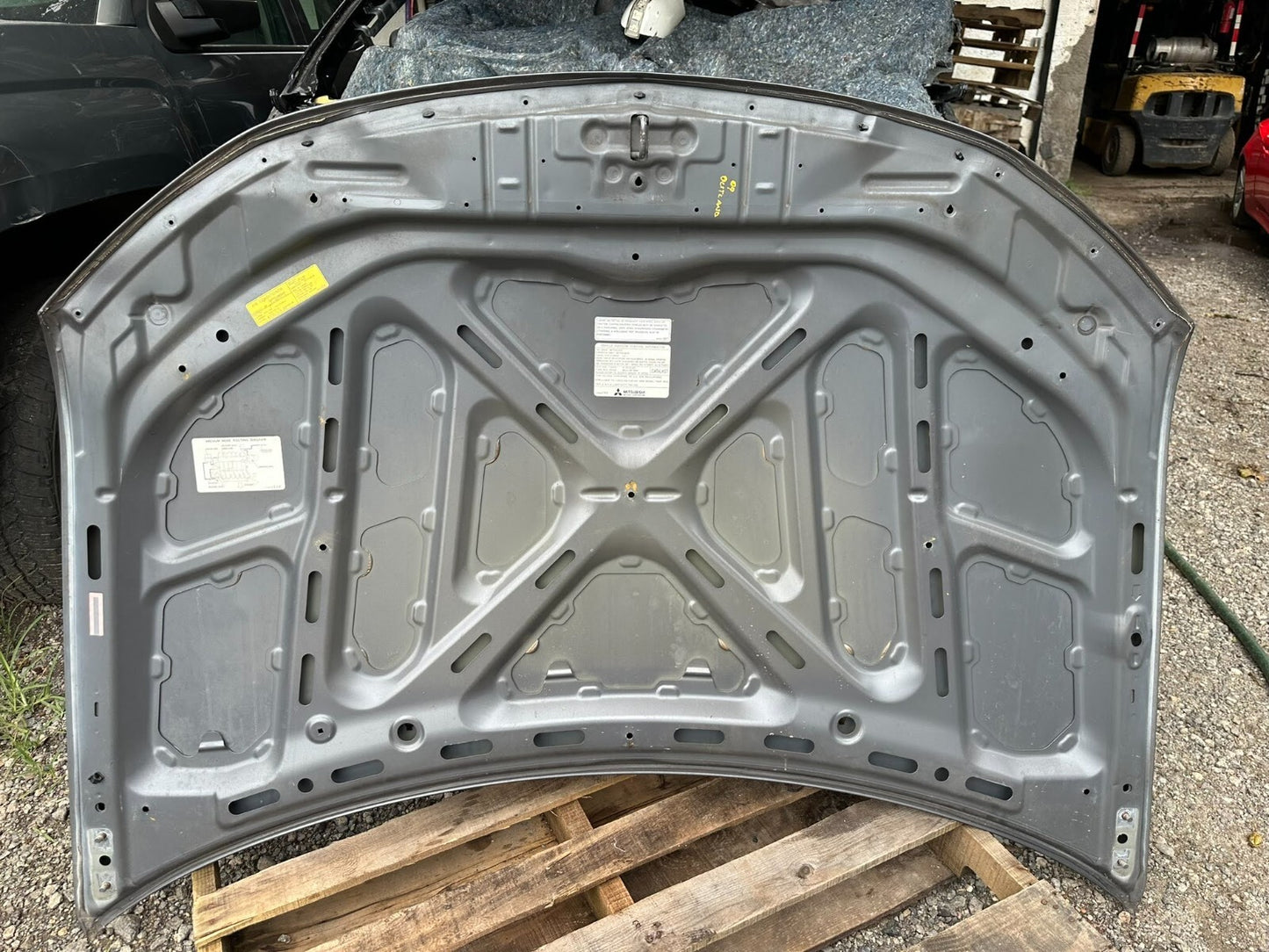 07 08 09 Mitsubishi Outlander Hood OEM **paint : A31**