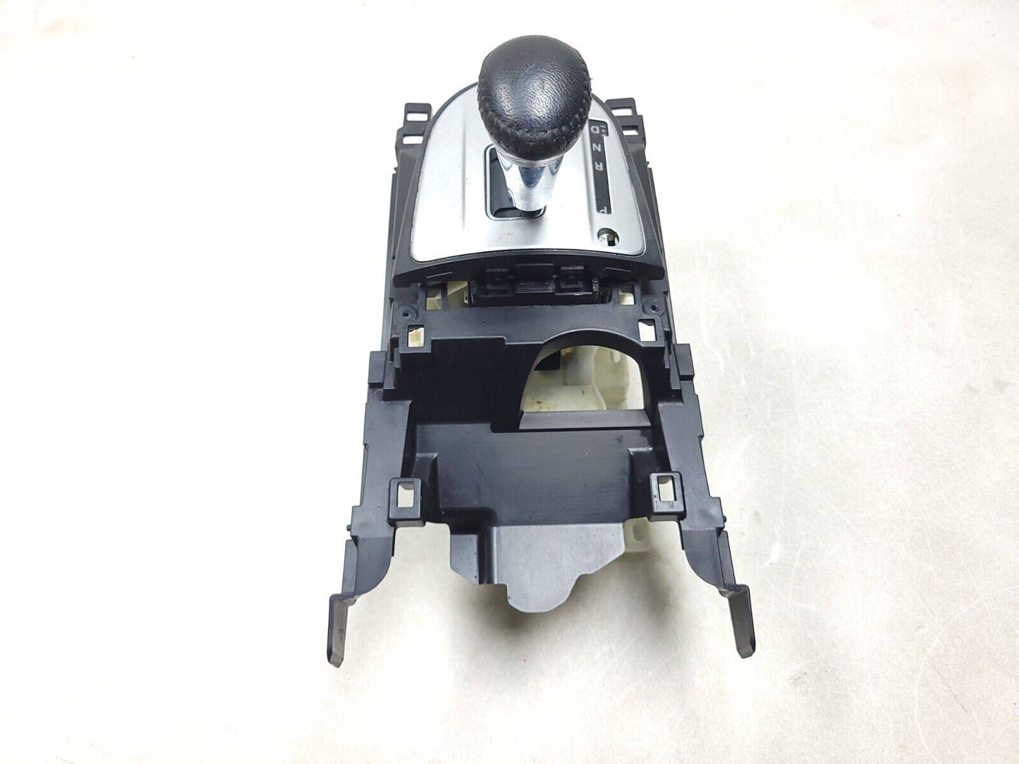 2007-2010 Mitsubishi Outlander Automatic Transmission Gear Shifter  OEM